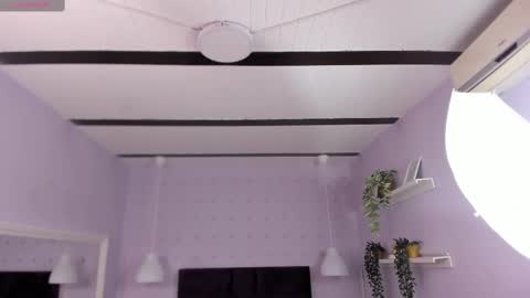 hanaahquinn online show from October 25, 11:40 am