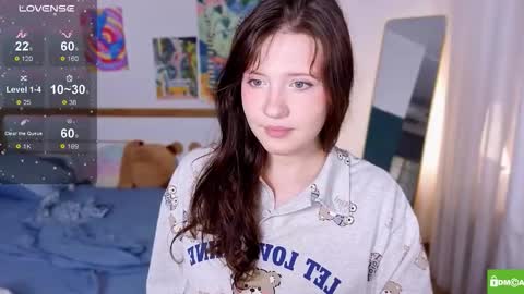 hanahwoods online show from November 25, 2:47 am