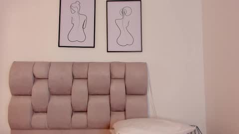 Snapshot of hanna__evans_ chatting on September 12, 12:23 pm hanna__evans_ online show from September 12, 12:23 pm