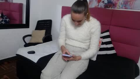 Hanna Palmer online show from January 13, 12:35 pm