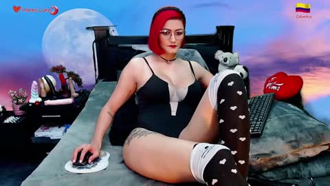 Snapshot of hanna_luna chatting on December 6, 7:32 am Hanna online show from December 6, 7:32 am
