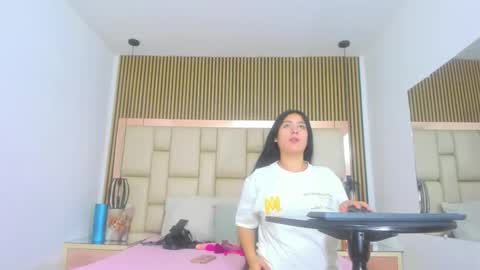 hannaANDcherri online show from November 25, 8:09 pm