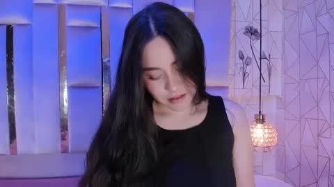  Hanna Collins  online show from December 19, 1:14 pm