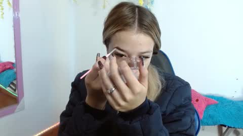 Hannah 027 online show from November 6, 10:32 am