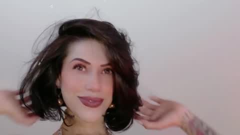 Hannah  online show from April 9, 2:25 am