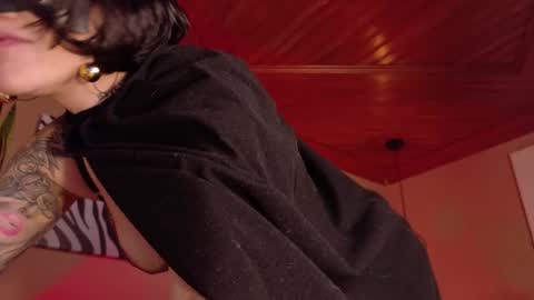 Hannah  online show from October 19, 10:56 pm