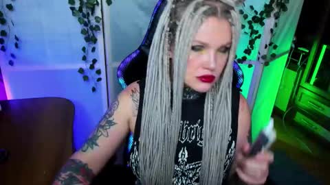 Hannah online show from November 12, 10:35 am