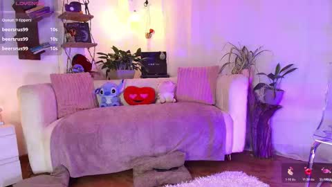 hannah_lovee online show from March 23, 8:31 am