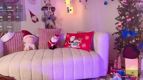 Snapshot of hannah_lovee chatting on December 13, 3:49 am hannah_lovee online show from December 13, 3:49 am