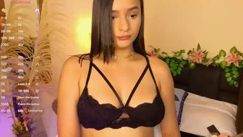 Snapshot of hannah_williams1 chatting on September 23, 10:52 pm Hannah Williams online show from September 23, 10:52 pm