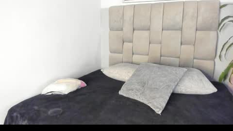 Snapshot of hanny_milf_ chatting on September 18, 11:31 am HANNY online show from September 18, 11:31 am