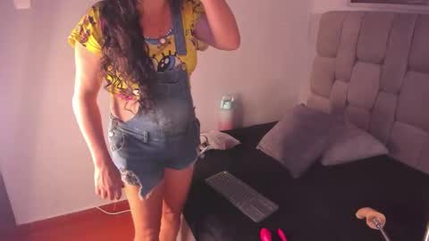 Snapshot of hanny_milf_ chatting on September 21, 11:53 am HANNY online show from September 21, 11:53 am