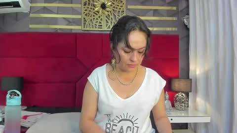 Snapshot of hanny_milf_ chatting on January 26, 11:39 am HANNY online show from January 26, 11:39 am