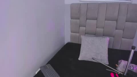 Snapshot of hanny_milf_ chatting on September 25, 12:15 pm HANNY online show from September 25, 12:15 pm