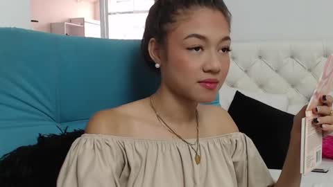 Snapshot of hantonella chatting on March 1, 3:05 pm Anto online show from March 1, 3:05 pm