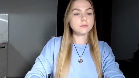 happy_fox_ online show from March 30, 7:13 pm