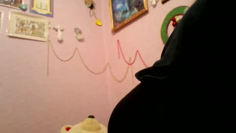 happyemily  online show from February 1, 8:18 pm