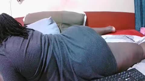 happysonia online show from February 26, 7:19 pm