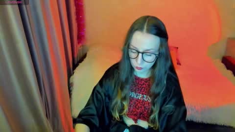 Stephanie online show from October 20, 7:17 pm