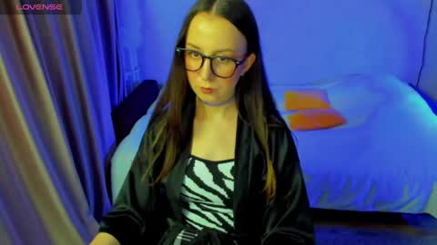 Stephanie online show from June 4, 8:24 pm