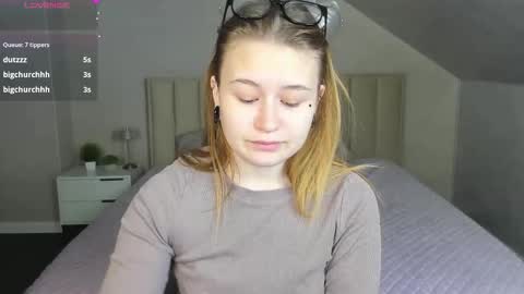 Snapshot of harmony_mills chatting on October 15, 2:03 am Christine online show from October 15, 2:03 am