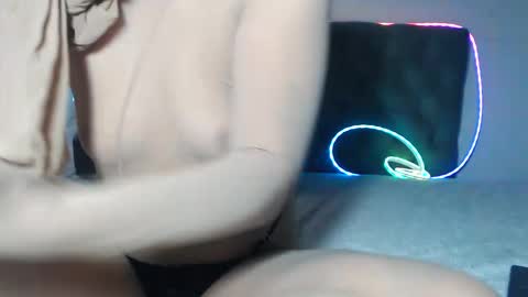 Emma online show from November 12, 7:45 pm