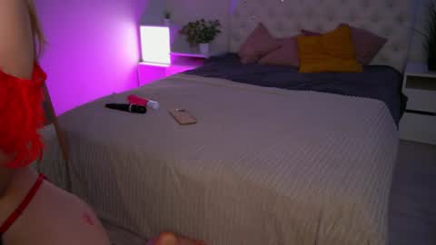 Its KIra hello HUSH is here online show from February 5, 9:15 am