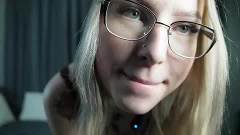 Mila online show from November 15, 9:32 am