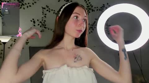 Lola online show from December 5, 10:05 am