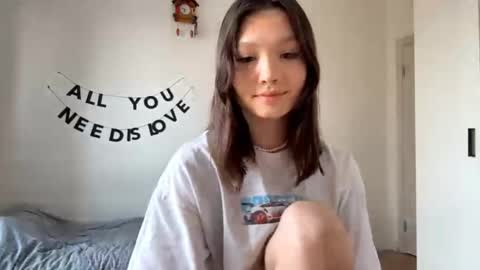 Kira online show from April 25, 12:41 pm