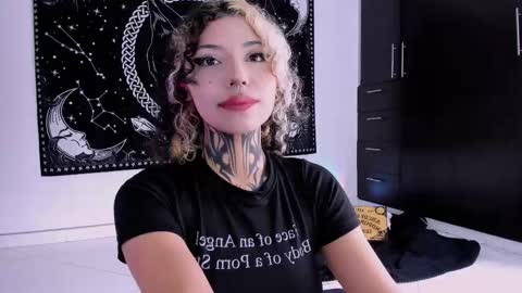 Hazell Witch online show from March 5, 1:28 pm