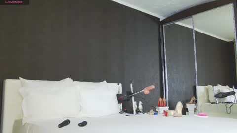 Helen online show from November 20, 6:09 pm