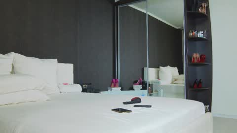 Snapshot of hefner_girl chatting on March 3, 1:49 am Helen online show from March 3, 1:49 am