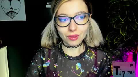 Snapshot of heidi_pleasure chatting on February 13, 7:24 am Heidi online show from February 13, 7:24 am
