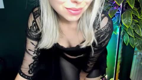Snapshot of heidi_pleasure chatting on September 24, 6:56 am Heidi online show from September 24, 6:56 am