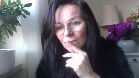 Helen online show from November 5, 7:13 am