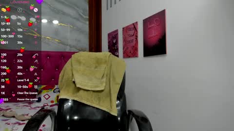 Helen online show from April 15, 7:14 pm