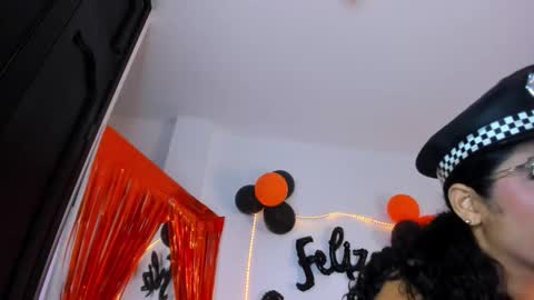 Helena Santos  online show from October 31, 7:07 pm