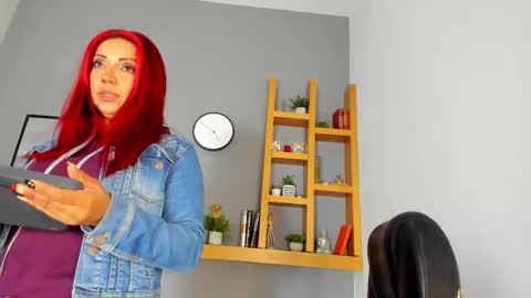 Snapshot of helenaduque_ chatting on September 19, 11:53 am Helena online show from September 19, 11:53 am
