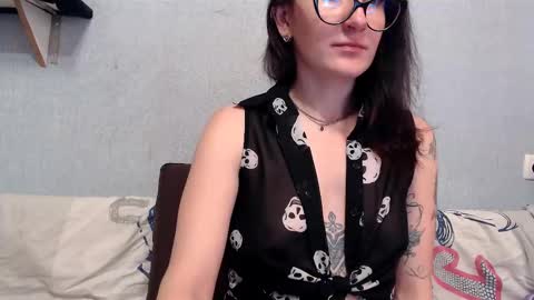 Snapshot of helenred chatting on March 8, 12:07 pm HelenRed online show from March 8, 12:07 pm