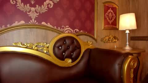 Helen or Hells online show from December 20, 12:20 pm