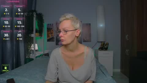 Helga online show from December 4, 4:05 pm