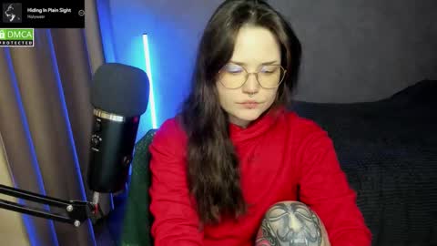 Red online show from September 11, 7:14 pm