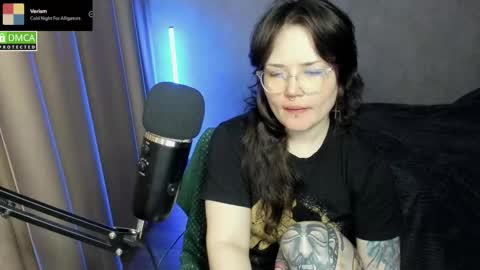 Red online show from November 21, 6:10 pm