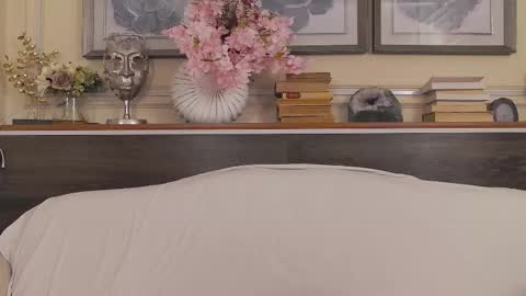    online show from October 2, 3:11 am