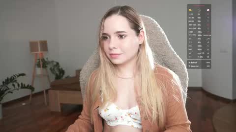 Snapshot of hello_taya chatting on September 22, 8:07 pm Taya online show from September 22, 8:07 pm