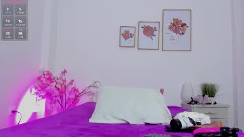 Hellzel online show from October 16, 7:49 pm