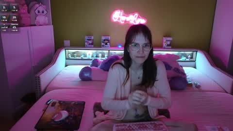 HeraLuna  online show from February 14, 11:09 pm