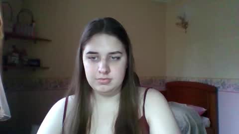 hess_luna_ online show from January 8, 10:19 am