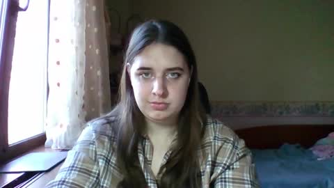 hess_luna_ online show from November 21, 10:39 am